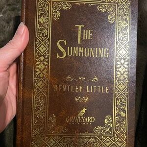 Bentley Little 'The Summoning' Brand new excellent condition